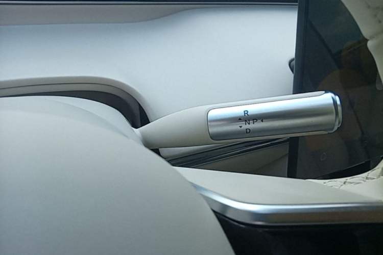 Used Hima Luxeed R7 2024 All-Electric 802 km Max Gear Lever