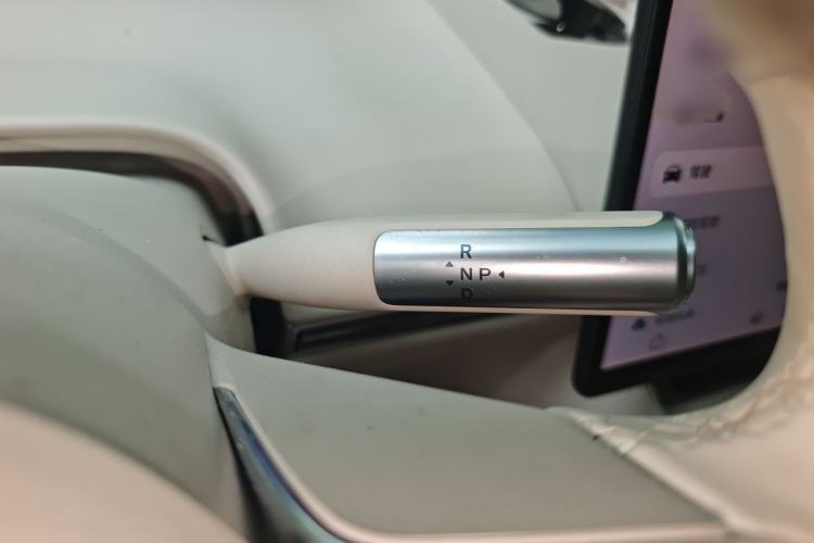 Used Hima Luxeed R7 2024 All-Electric 736 km Ultra Gear Lever