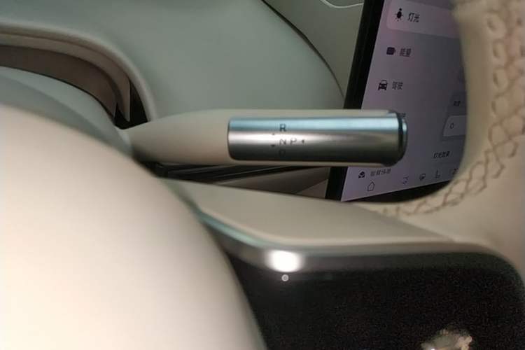 Used Hima Luxeed R7 2024 All-Electric 736 km Ultra Gear Lever