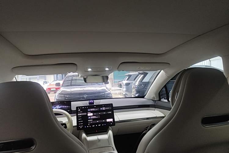 Used Hima Luxeed R7 2024 All-Electric 736 km Ultra Headliner