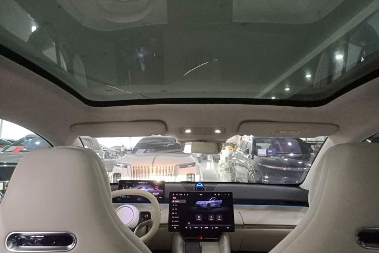 Used Hima Luxeed R7 2024 All-Electric 667 km Max Headliner