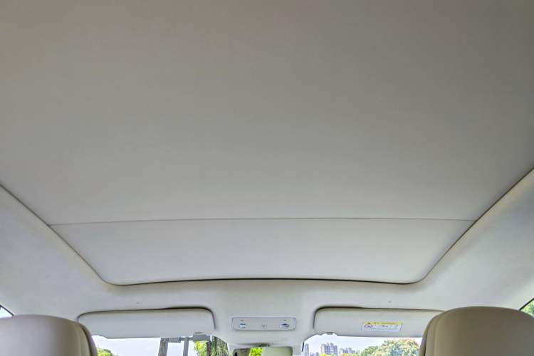Used Hima Luxeed R7 2024 All-Electric 667 km Max Interior 10