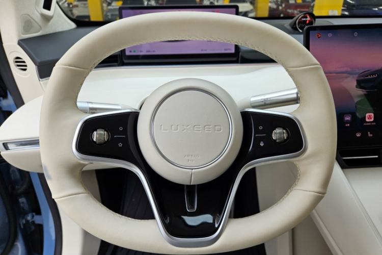 Used Hima Luxeed R7 2024 Pure Electric 667km Pro Interior 10