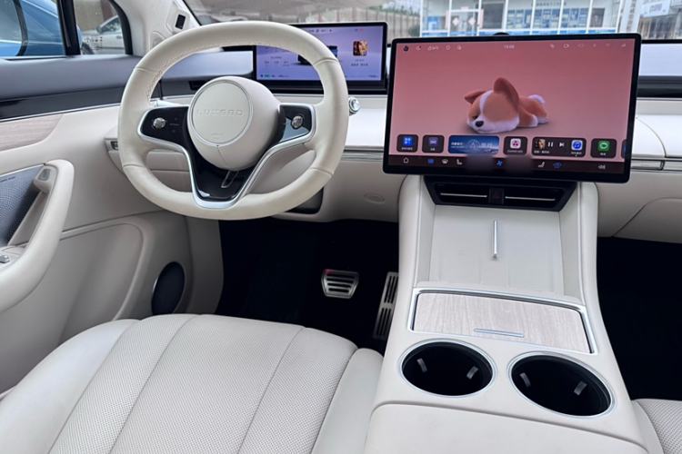 Used Hima Luxeed R7 2024 All-Electric 736 km Ultra Interior 11