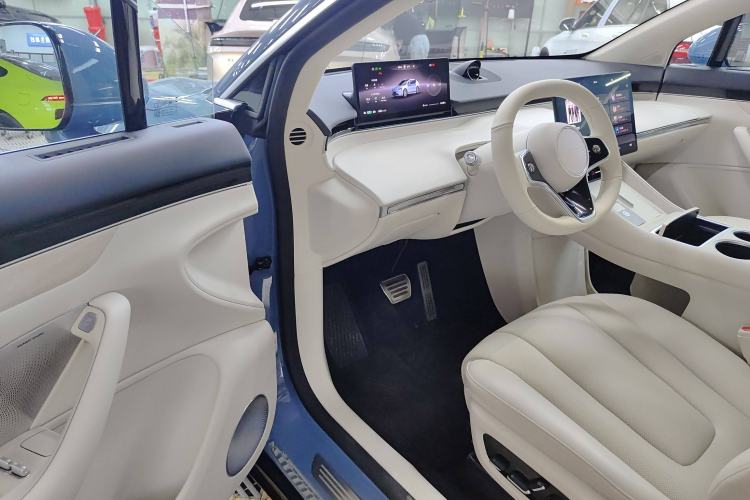 Used Hima Luxeed R7 2024 All-Electric 736 km Ultra Interior 2