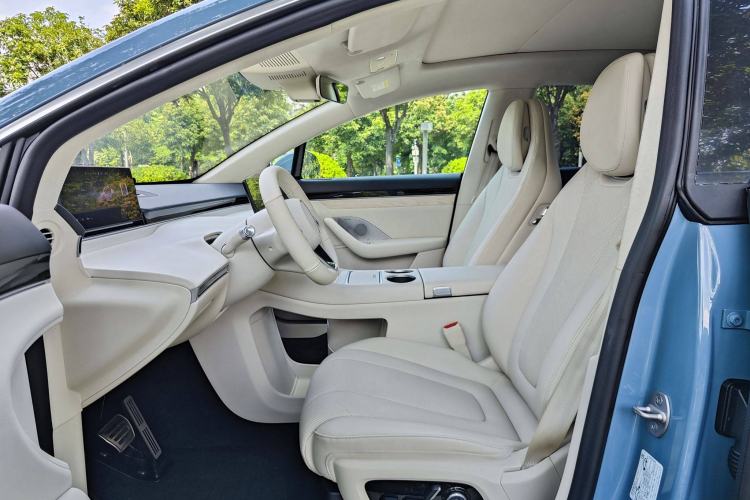 Used Hima Luxeed R7 2024 All-Electric 667 km Max Interior 2