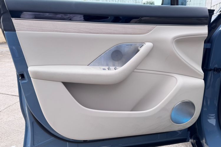 Used Hima Luxeed R7 2024 All-Electric 736 km Ultra Interior 2
