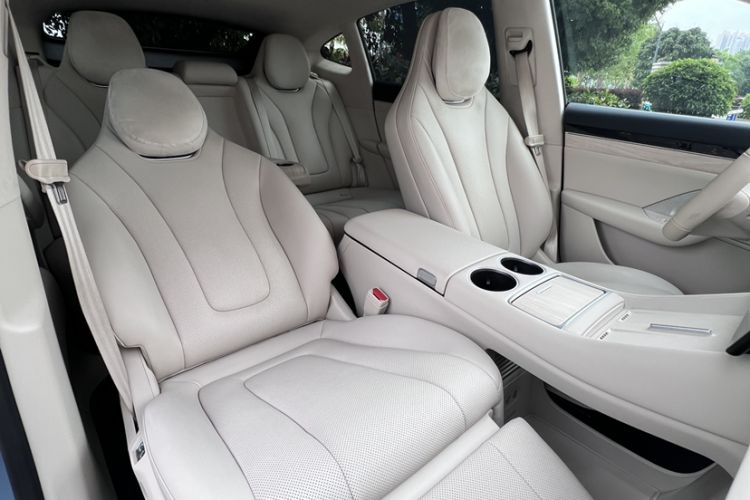 Used Hima Luxeed R7 2024 All-Electric 736 km Ultra Interior 2