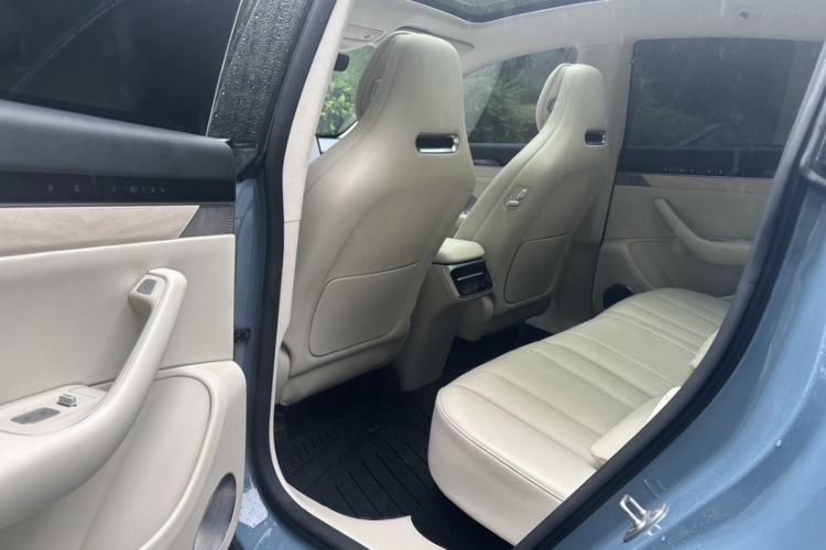Used Hima Luxeed R7 2024 Pure Electric 667km Pro Interior 4