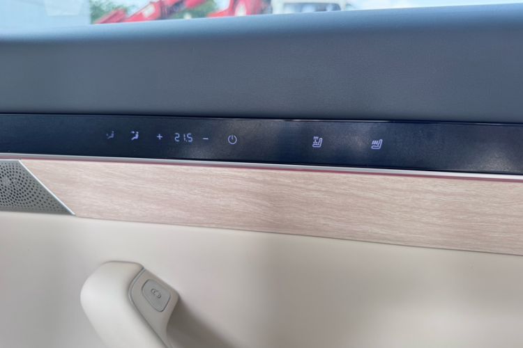 Used Hima Luxeed R7 2024 All-Electric 736 km Ultra Interior 4