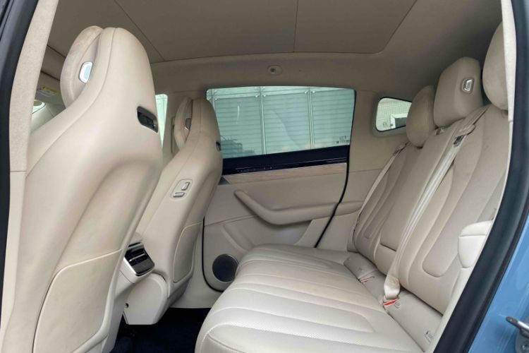 Used Hima Luxeed R7 2024 All-Electric 802 km Max Interior 5