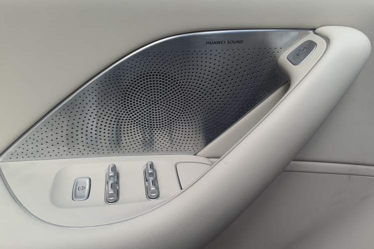 Used Hima Luxeed R7 2024 All-Electric 736 km Ultra Interior 5