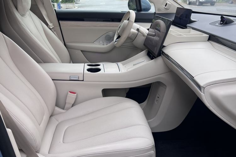 Used Hima Luxeed R7 2024 All-Electric 736 km Ultra Interior 5