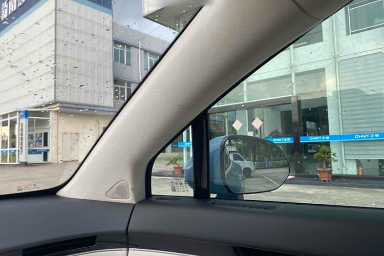 Used Hima Luxeed R7 2024 All-Electric 802 km Max Interior 9