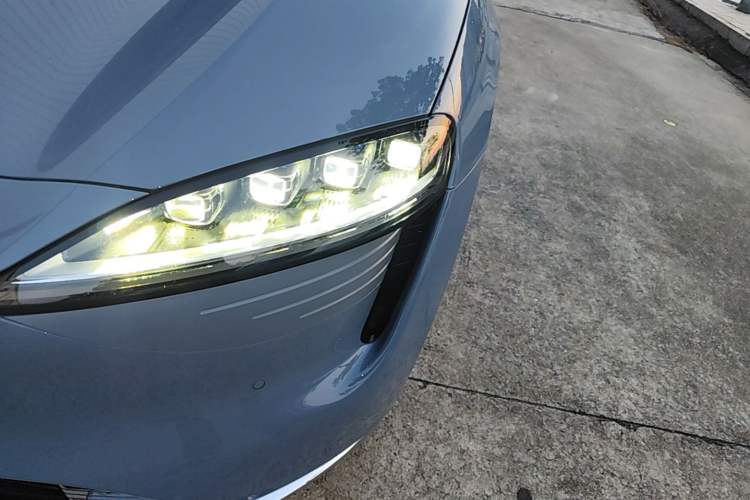 Used Hima Luxeed R7 2024 All-Electric 667 km Max Left Front Headlight