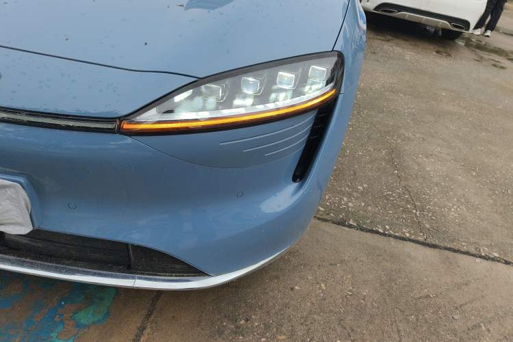 Used Hima Luxeed R7 2024 Pure Electric 667km Pro Left Front Headlight