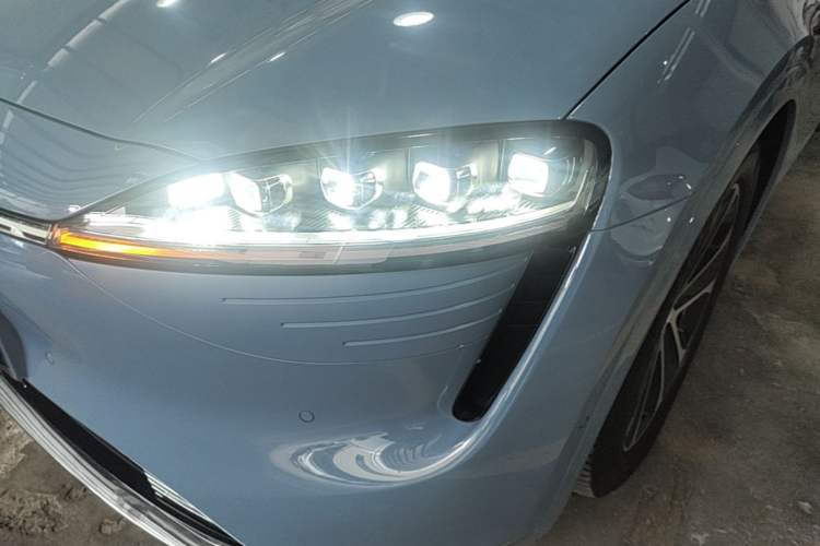 Used Hima Luxeed R7 2024 All-Electric 736 km Ultra Left Front Headlight