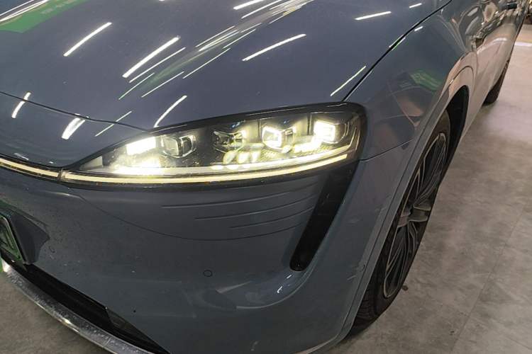 Used Hima Luxeed R7 2024 All-Electric 802 km Max Left Front Headlight