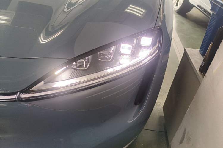 Used Hima Luxeed R7 2024 All-Electric 667 km Max Left Front Headlight