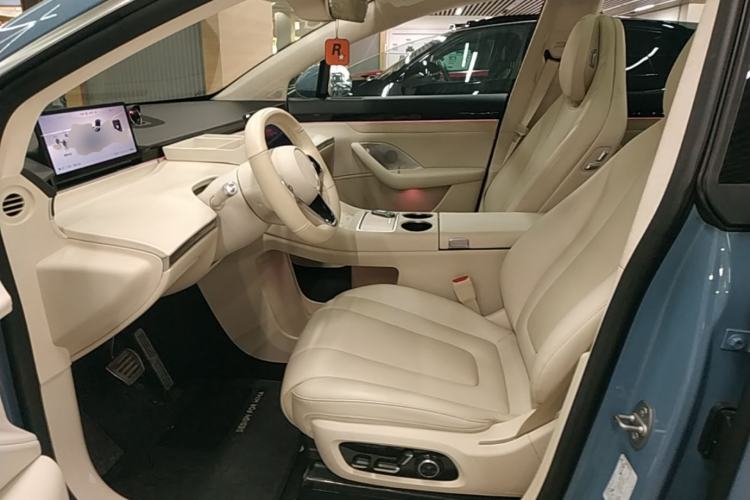 Used Hima Luxeed R7 2024 All-Electric 736 km Ultra Left Front Seat