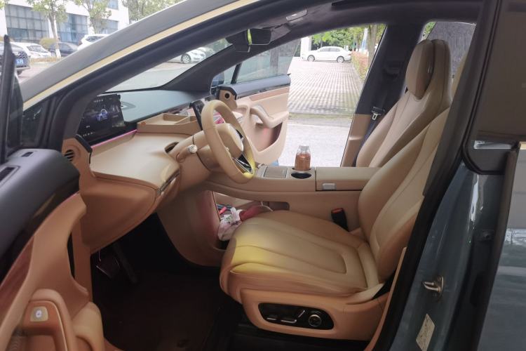Used Hima Luxeed R7 2024 All-Electric 736 km Ultra Left Front Seat