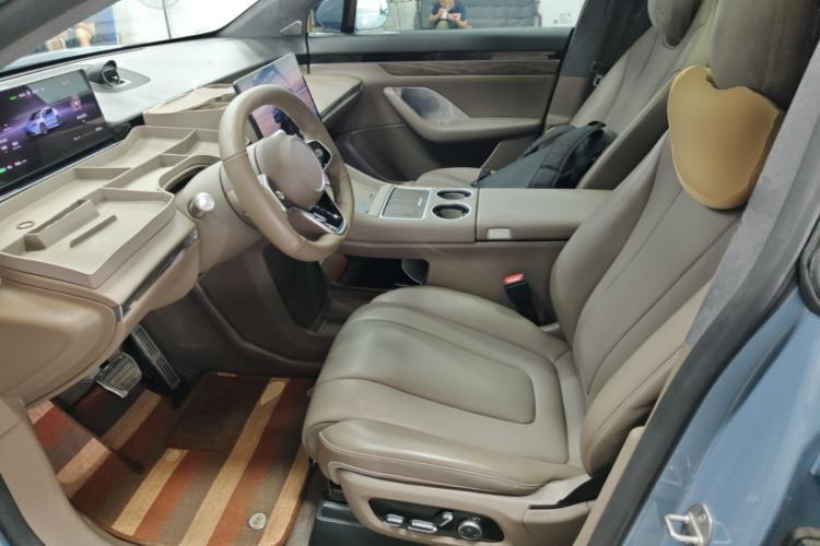 Used Hima Luxeed R7 2024 All-Electric 736 km Ultra Left Front Seat