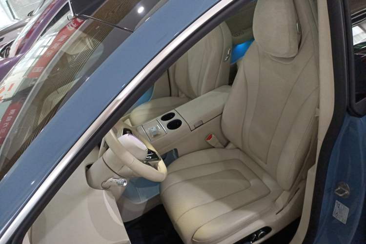 Used Hima Luxeed R7 2024 All-Electric 667 km Max Left Front Seat