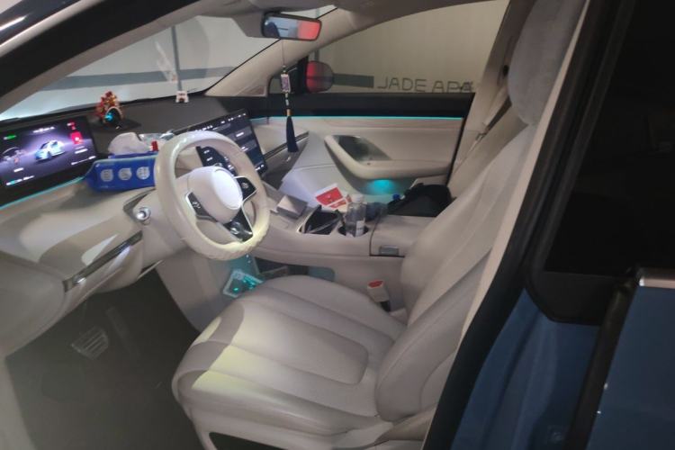 Used Hima Luxeed R7 2024 All-Electric 736 km Ultra Left Front Seat