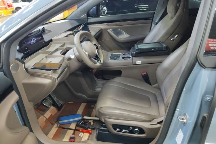 Used Hima Luxeed R7 2024 All-Electric 736 km Ultra Left Front Seat