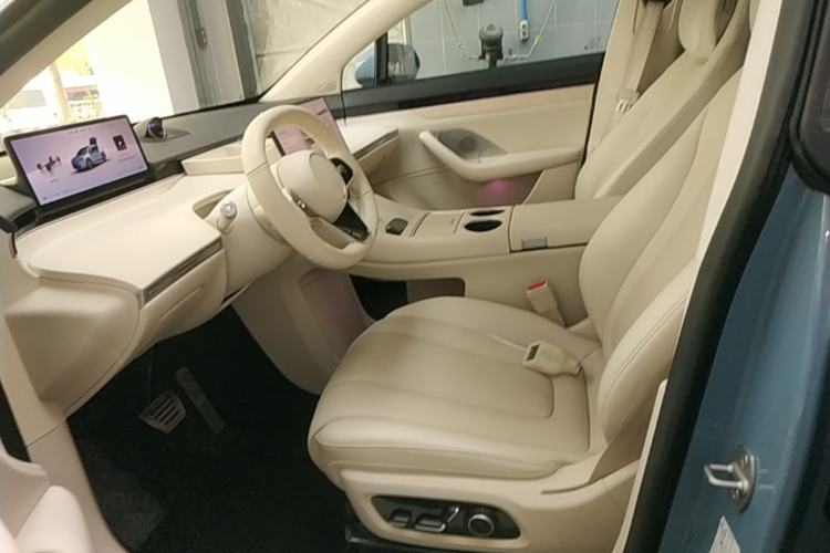Used Hima Luxeed R7 2024 All-Electric 736 km Ultra Left Front Seat