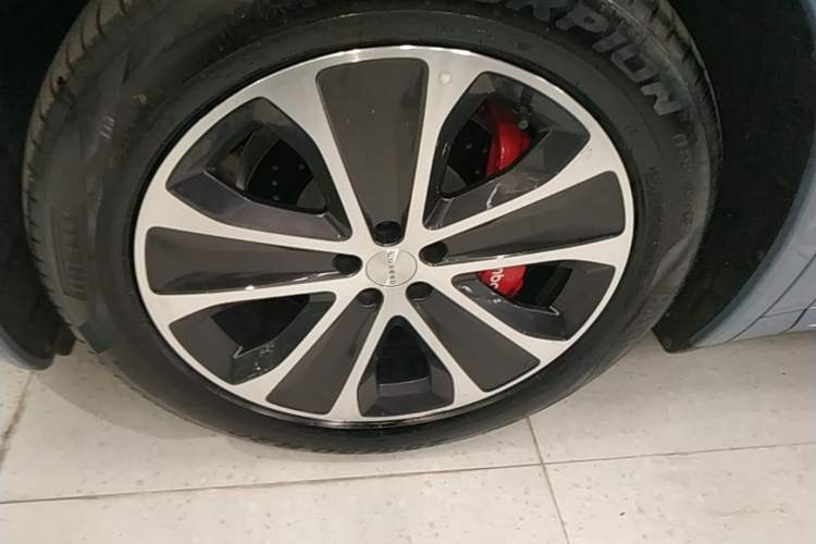 Used Hima Luxeed R7 2024 All-Electric 736 km Ultra Left Front Wheel Hub