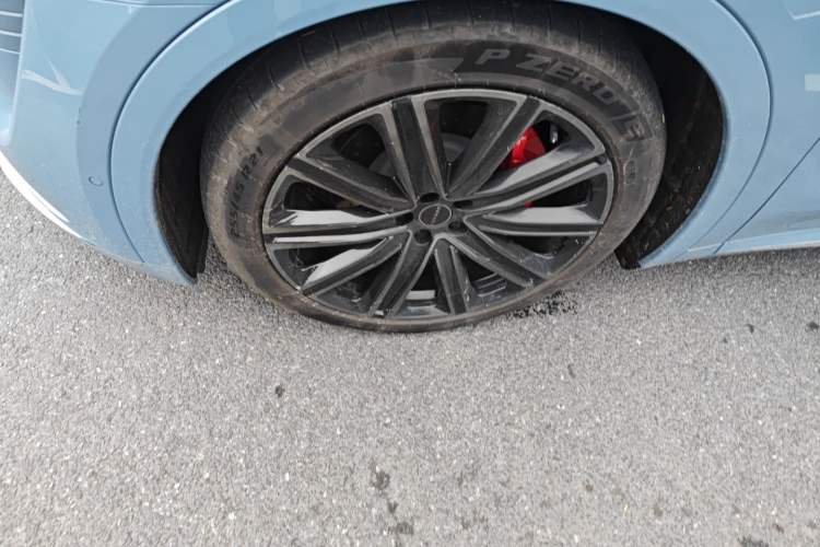 Used Hima Luxeed R7 2024 All-Electric 736 km Ultra Left Front Wheel Hub