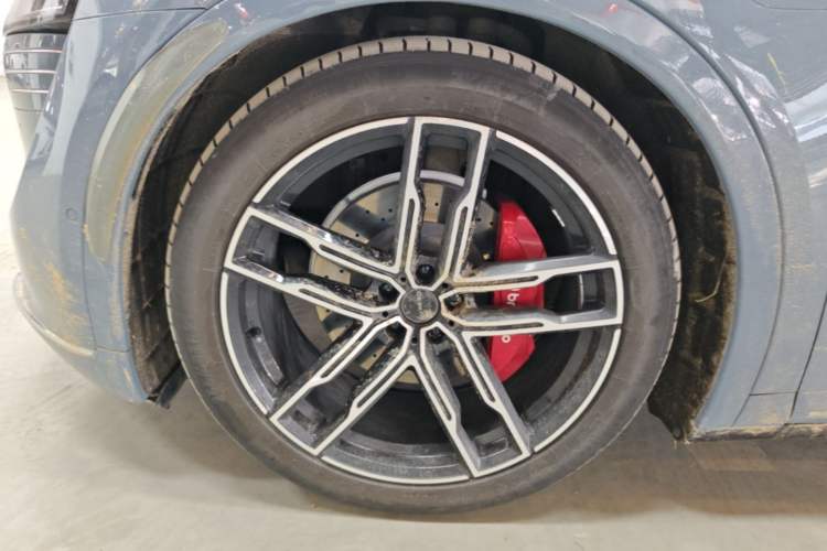 Used Hima Luxeed R7 2024 All-Electric 736 km Ultra Left Front Wheel Hub