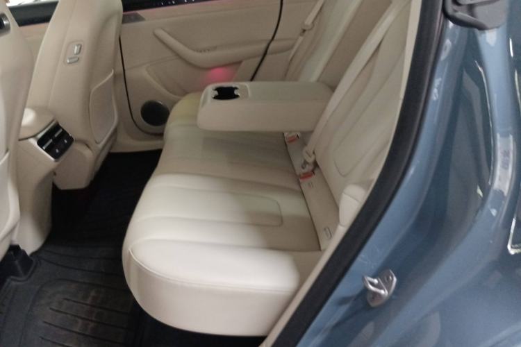 Used Hima Luxeed R7 2024 All-Electric 736 km Ultra Left Rear Seat