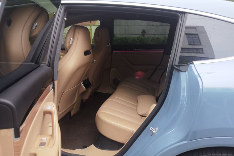 Used Hima Luxeed R7 2024 All-Electric 736 km Ultra Left Rear Seat