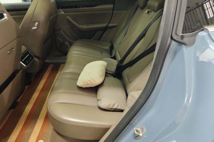 Used Hima Luxeed R7 2024 All-Electric 736 km Ultra Left Rear Seat