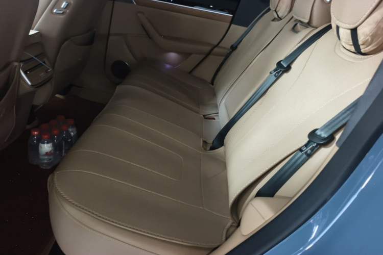 Used Hima Luxeed R7 2024 All-Electric 736 km Ultra Left Rear Seat