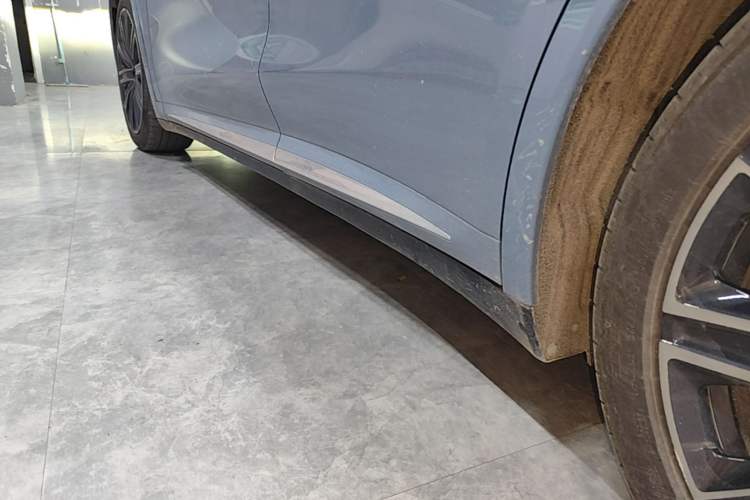 Used Hima Luxeed R7 2024 All-Electric 802 km Max Left Side Sill