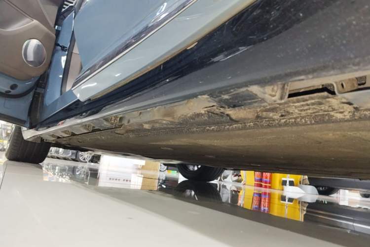 Used Hima Luxeed R7 2024 All-Electric 736 km Ultra Left Side Sill