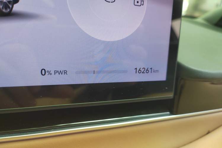 Used Hima Luxeed R7 2024 Pure Electric 667km Pro Odometer Close Up