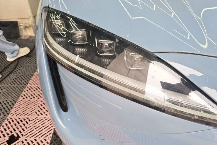 Used Hima Luxeed R7 2024 All-Electric 667 km Max Right Front Headlight