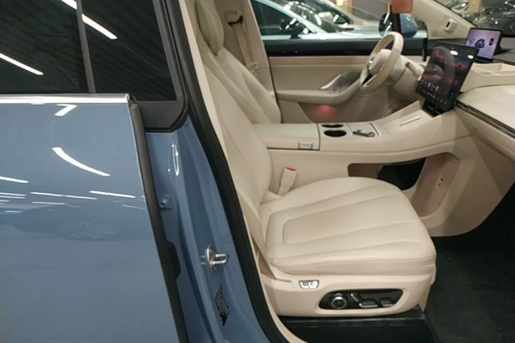 Used Hima Luxeed R7 2024 All-Electric 736 km Ultra Right Front Seat