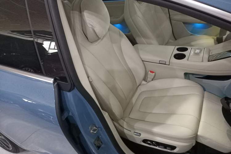 Used Hima Luxeed R7 2024 All-Electric 667 km Max Right Front Seat