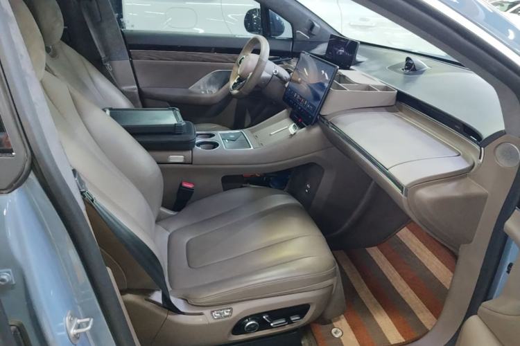 Used Hima Luxeed R7 2024 All-Electric 736 km Ultra Right Front Seat