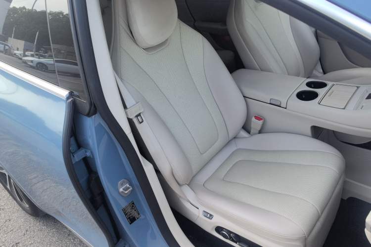 Used Hima Luxeed R7 2024 All-Electric 736 km Ultra Right Front Seat