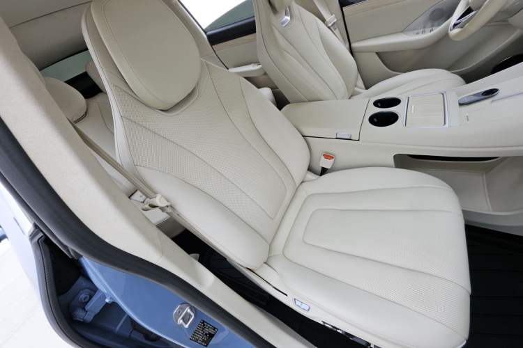 Used Hima Luxeed R7 2024 Pure Electric 667km Pro Right Front Seat