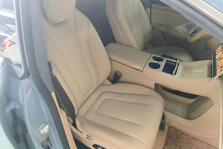 Used Hima Luxeed R7 2024 All-Electric 667 km Max Right Front Seat