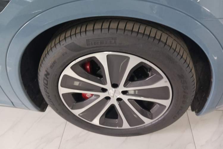 Used Hima Luxeed R7 2024 All-Electric 736 km Ultra Right Front Wheel Hub