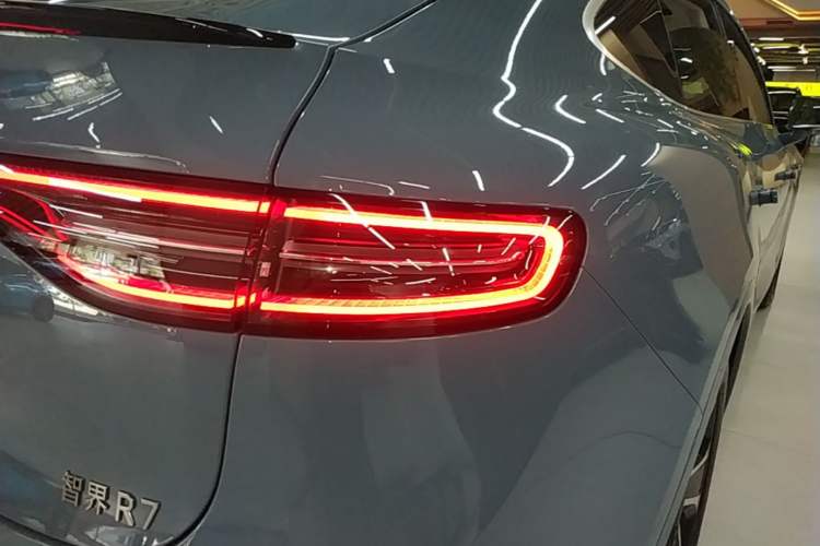 Used Hima Luxeed R7 2024 All-Electric 736 km Ultra Right Rear Taillight