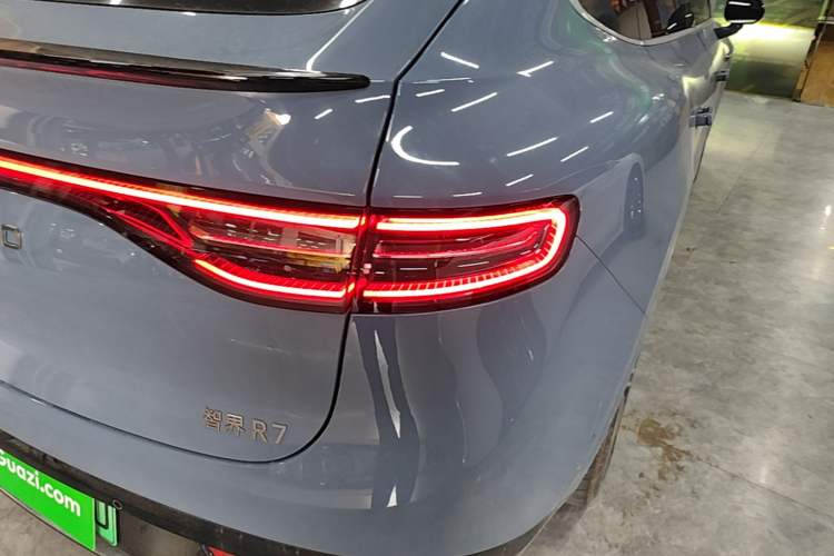 Used Hima Luxeed R7 2024 All-Electric 802 km Max Right Rear Taillight